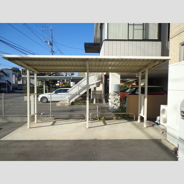 現地周辺 (駐輪場)