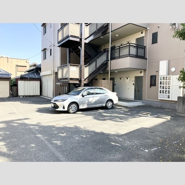駐車場 (駐車場)
