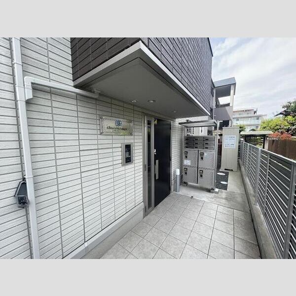 エントランス (エントランス)