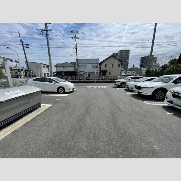 駐車場 (駐車場)