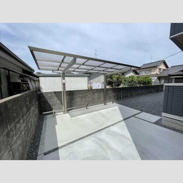 現地周辺 (駐輪場)