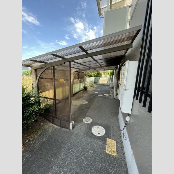 現地周辺 (駐輪場②)
