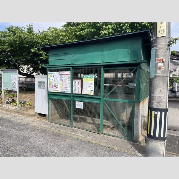 現地周辺 (敷地外ゴミステーション)