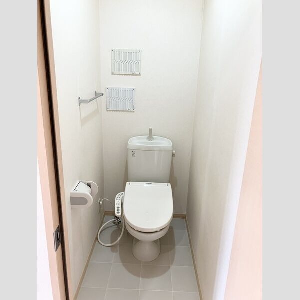 トイレ (温水洗浄暖房便座)