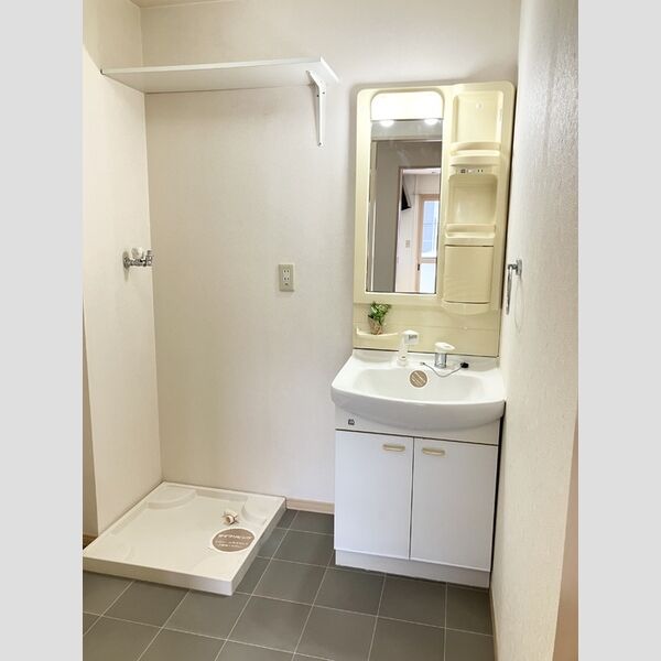 洗面所 (洗髪洗面化粧台)