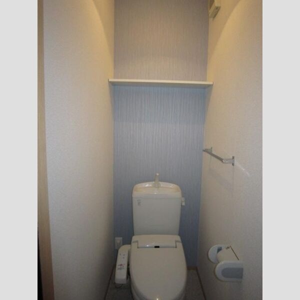 トイレ (トイレ)