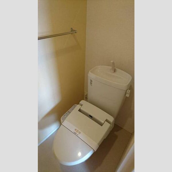 トイレ (トイレ)