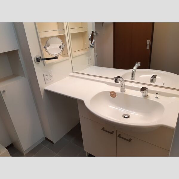 洗面所 (洗髪洗面化粧台)