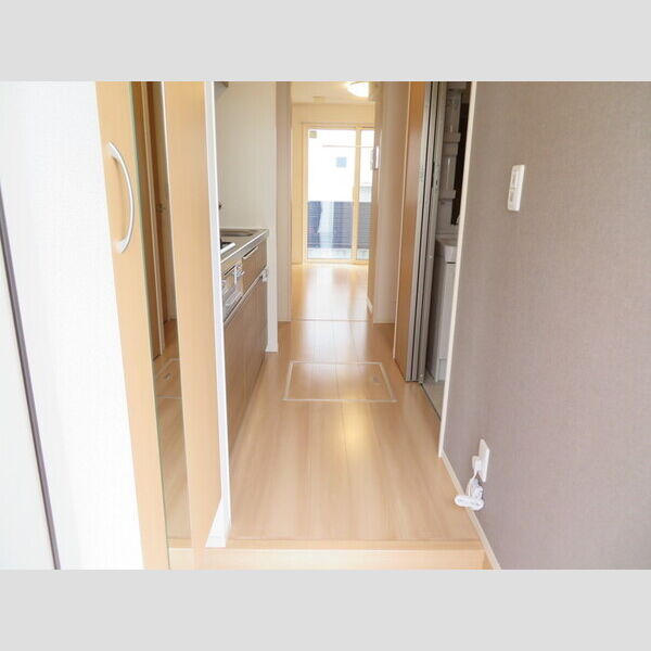 その他 (キッチン前廊下)