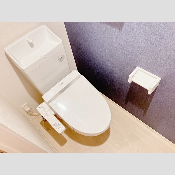 トイレ (トイレ)