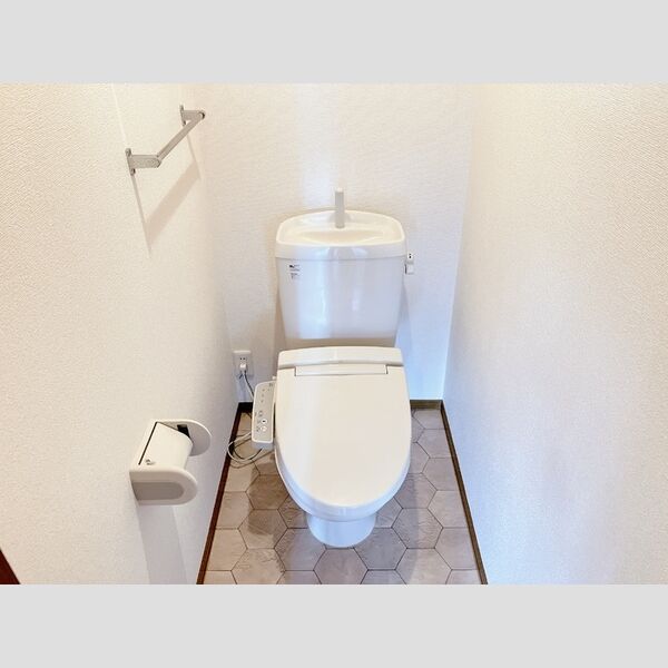 トイレ (トイレ)