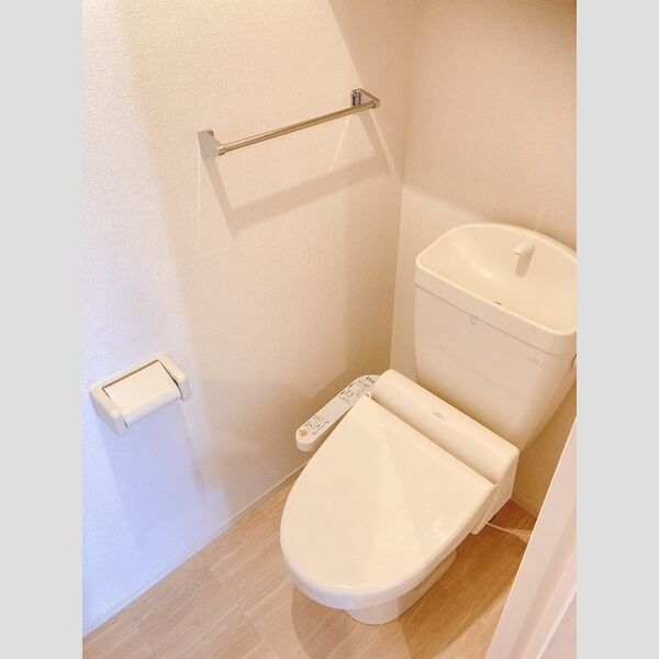 トイレ (温水洗浄暖房便座)