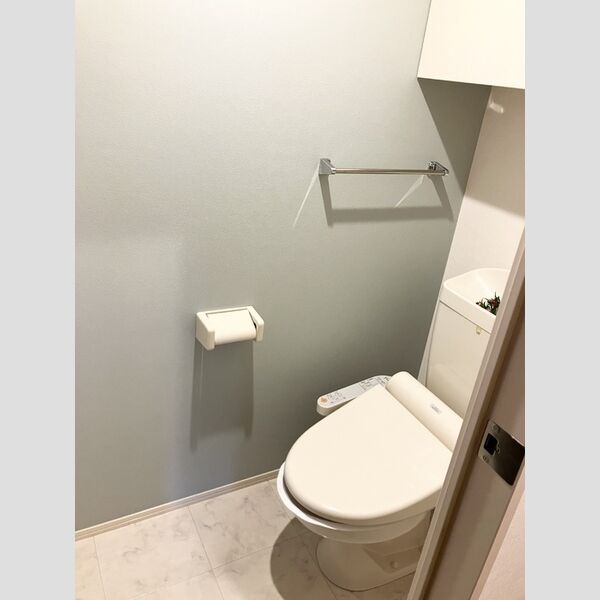 トイレ (温水洗浄暖房便座)