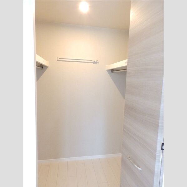 収納 (ウォークインクローゼット)