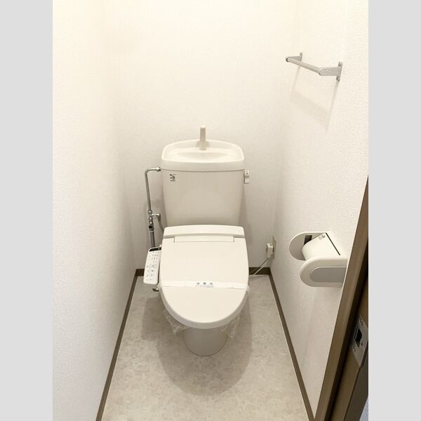 トイレ (温水洗浄暖房便座)