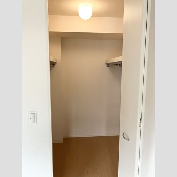 収納 (ウォークインクローゼット)