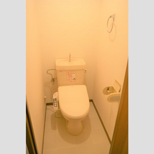 トイレ (温水洗浄暖房便座)