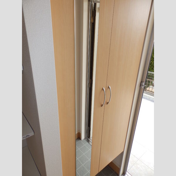 玄関 (シューズBOX)