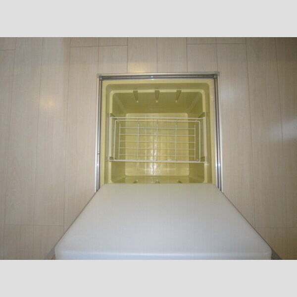 その他 (床下収納)