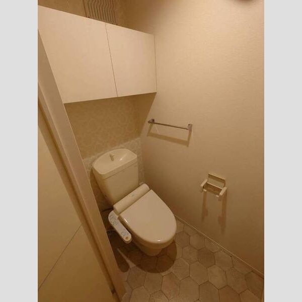 トイレ (温水洗浄暖房便座)