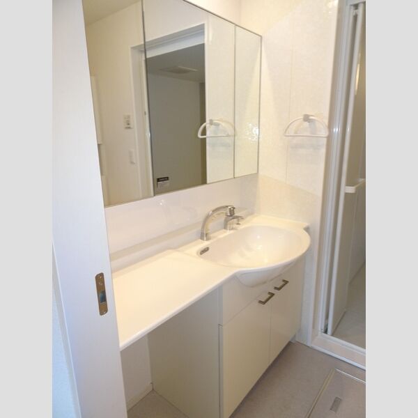 洗面所 (洗髪洗面化粧台)