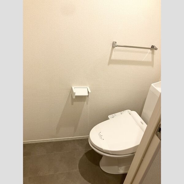 トイレ (温水暖房洗浄便座)