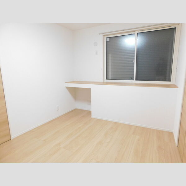 その他 (西側洋室)