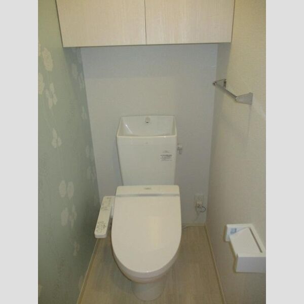 トイレ (温水洗浄暖房便座)