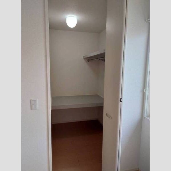 収納 (ウォークインクローゼット)