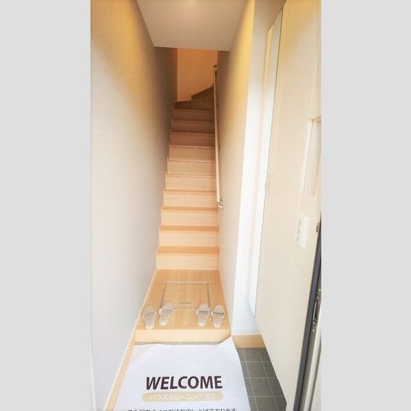 玄関 (シューズボックス付き玄関)