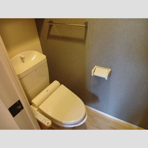 トイレ (トイレ)