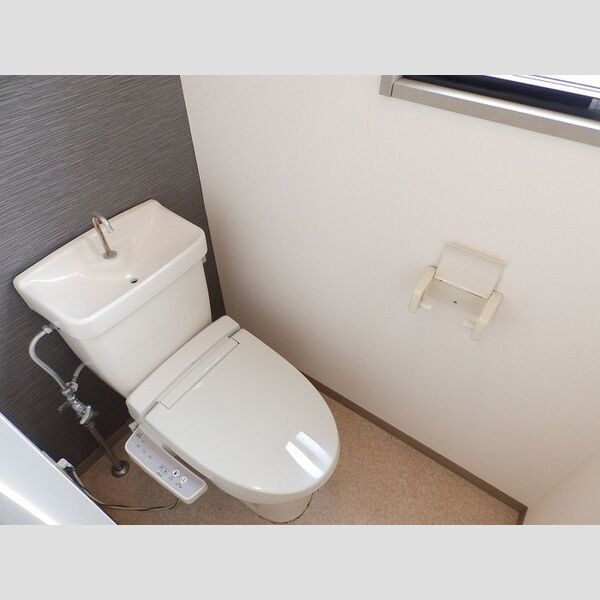 トイレ (トイレ)