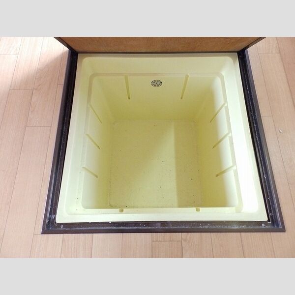 収納 (床下収納)