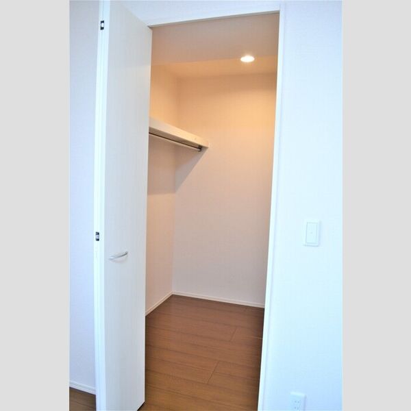 収納 (ウォークインクローゼット)