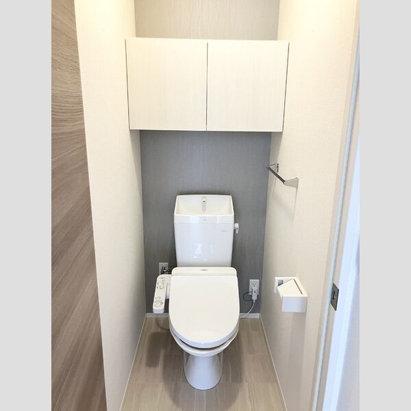 トイレ (温水洗浄暖房便座)