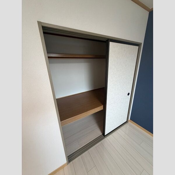 収納 (北洋室収納)