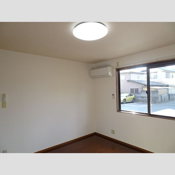 居室・リビング (西側洋室8帖)