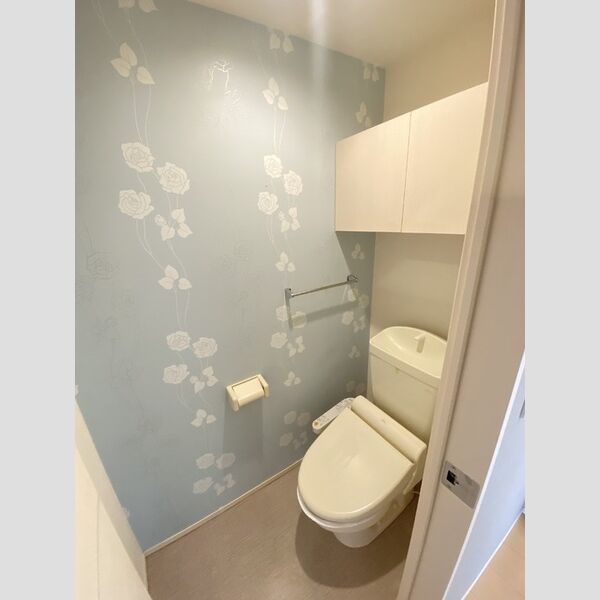 トイレ (トイレ)