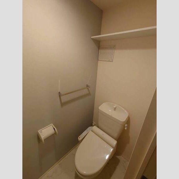 トイレ (温水洗浄暖房便座)