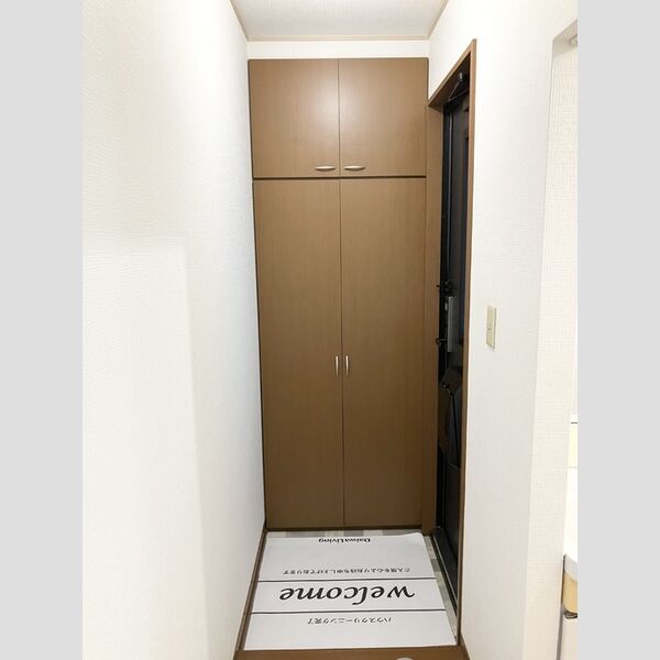 玄関 (シューズボックス)