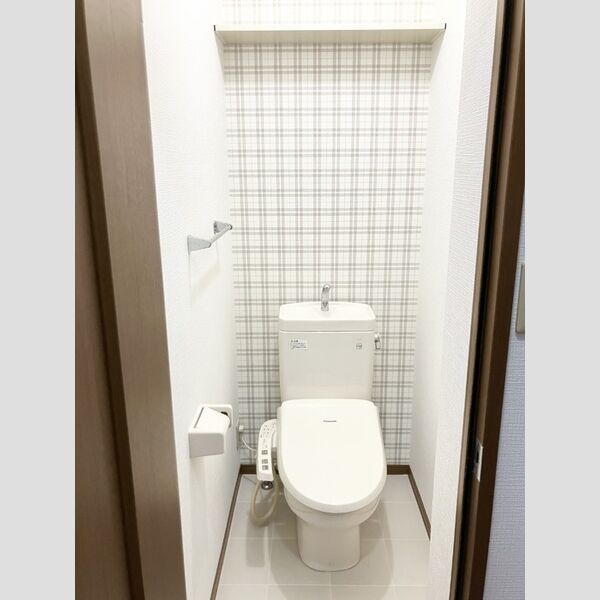 トイレ (温水洗浄暖房便座)