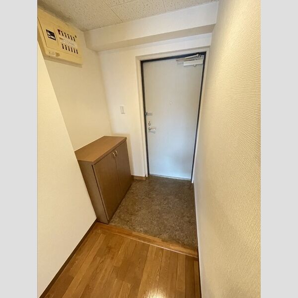玄関 (玄関室内側)