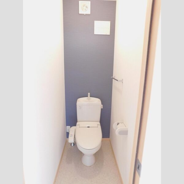 トイレ (トイレ)