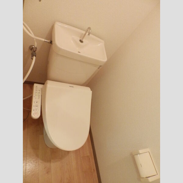 トイレ (トイレ)