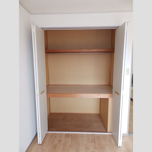 収納 (洋室　クローゼット)