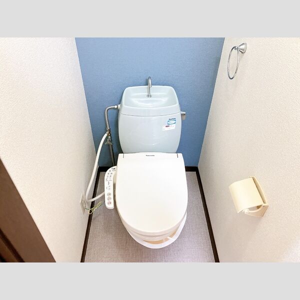 トイレ (トイレ)