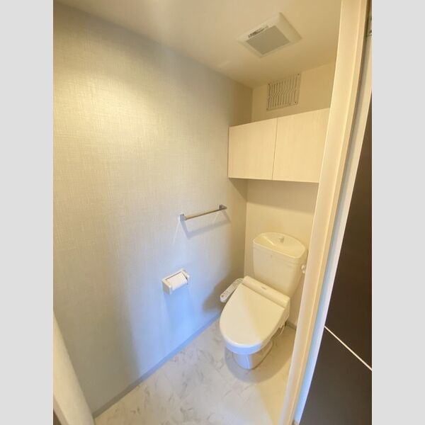 トイレ (トイレ)