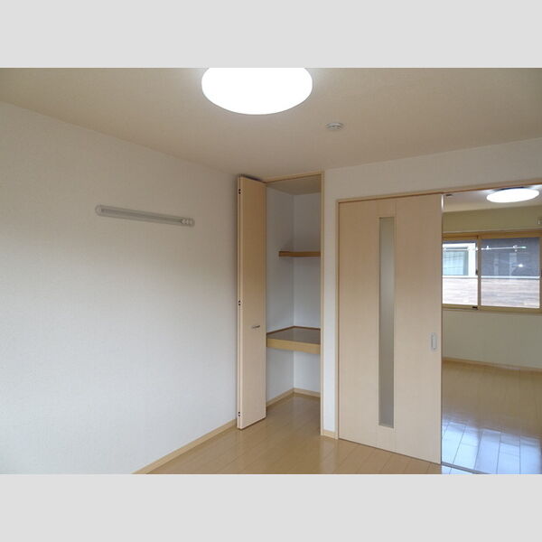 その他 (南側洋室)