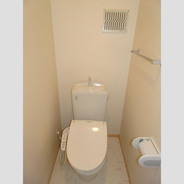 トイレ (温水洗浄便座)