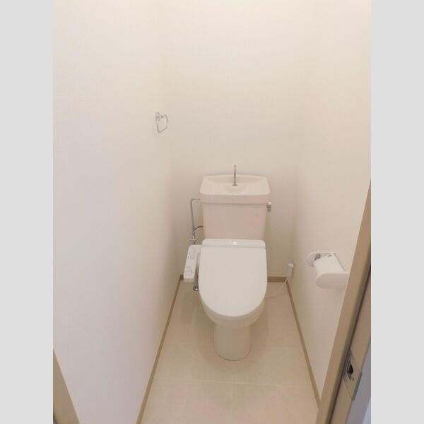 トイレ (トイレ)